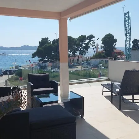 Nino Apartment *
