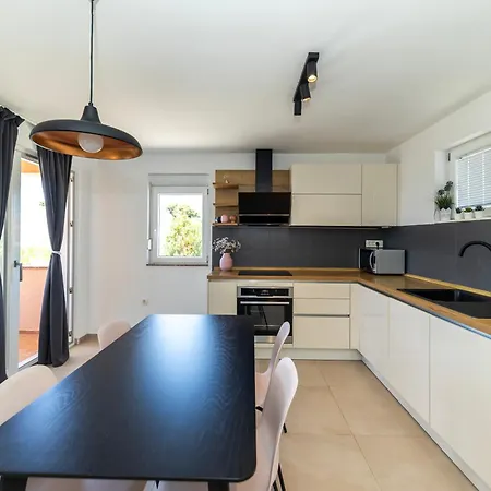 Apartment Nino Zadar
