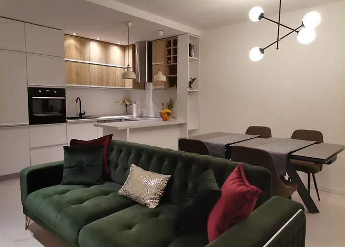 דירה Nino זאדאר